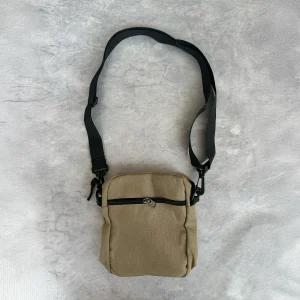 Basic Shoulder Bag Caqui