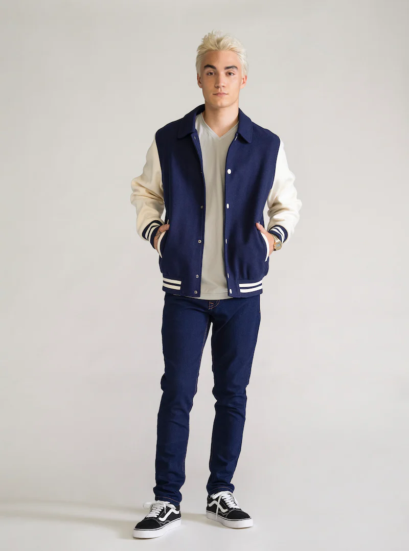 The Perfect T-Shirt V-Neck, Gris Claro - Imagen 4