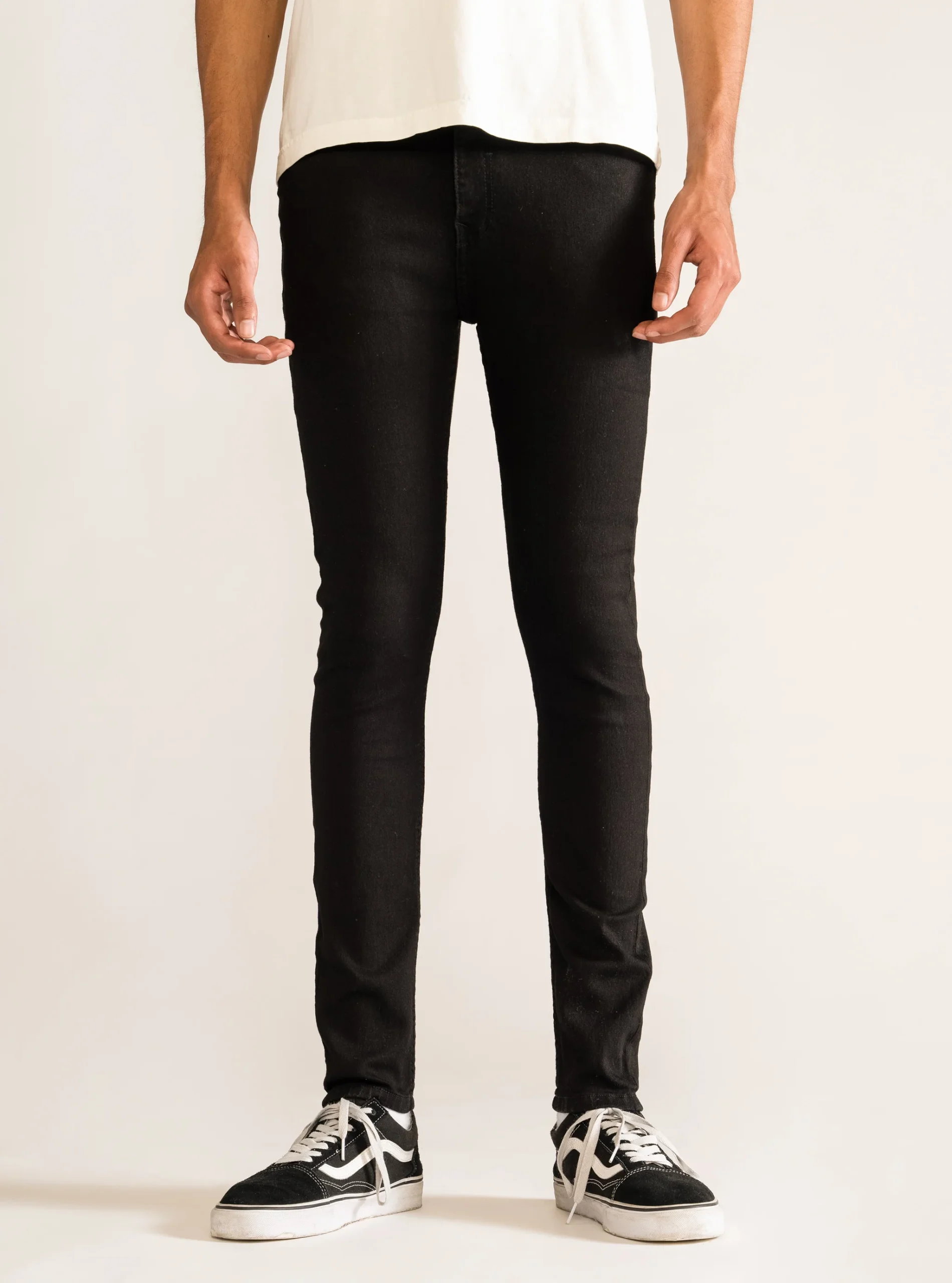 Roads Untraveled Skinny Jeans. Negro