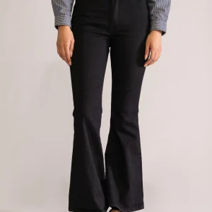 Gotta Go Acampanado Jeans, Negro