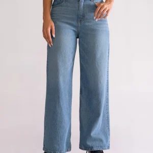 What's Luv? Wide Leg Jeans, Azul Claro