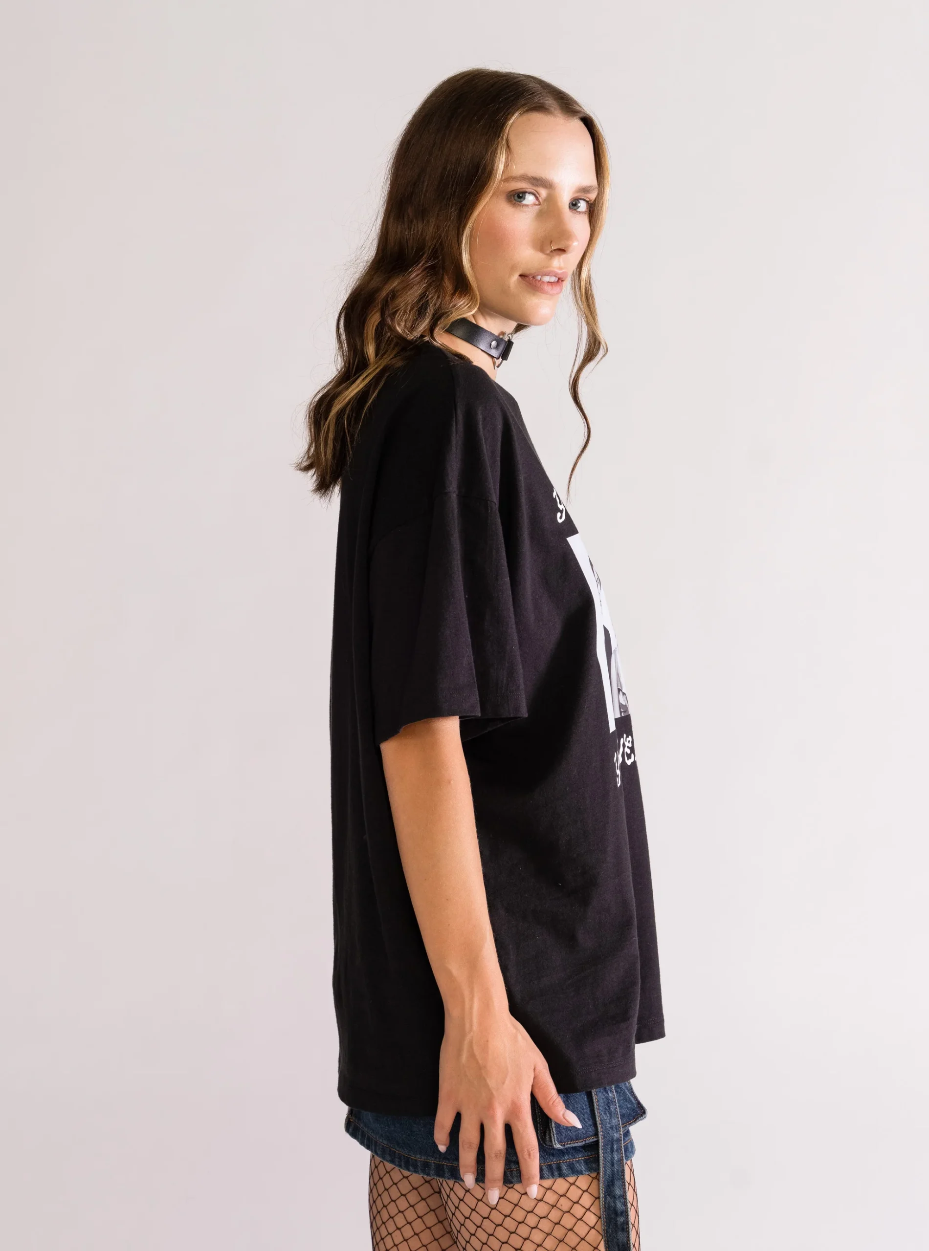 Heads Wil Roll Playera Oversized, Negro - Imagen 3