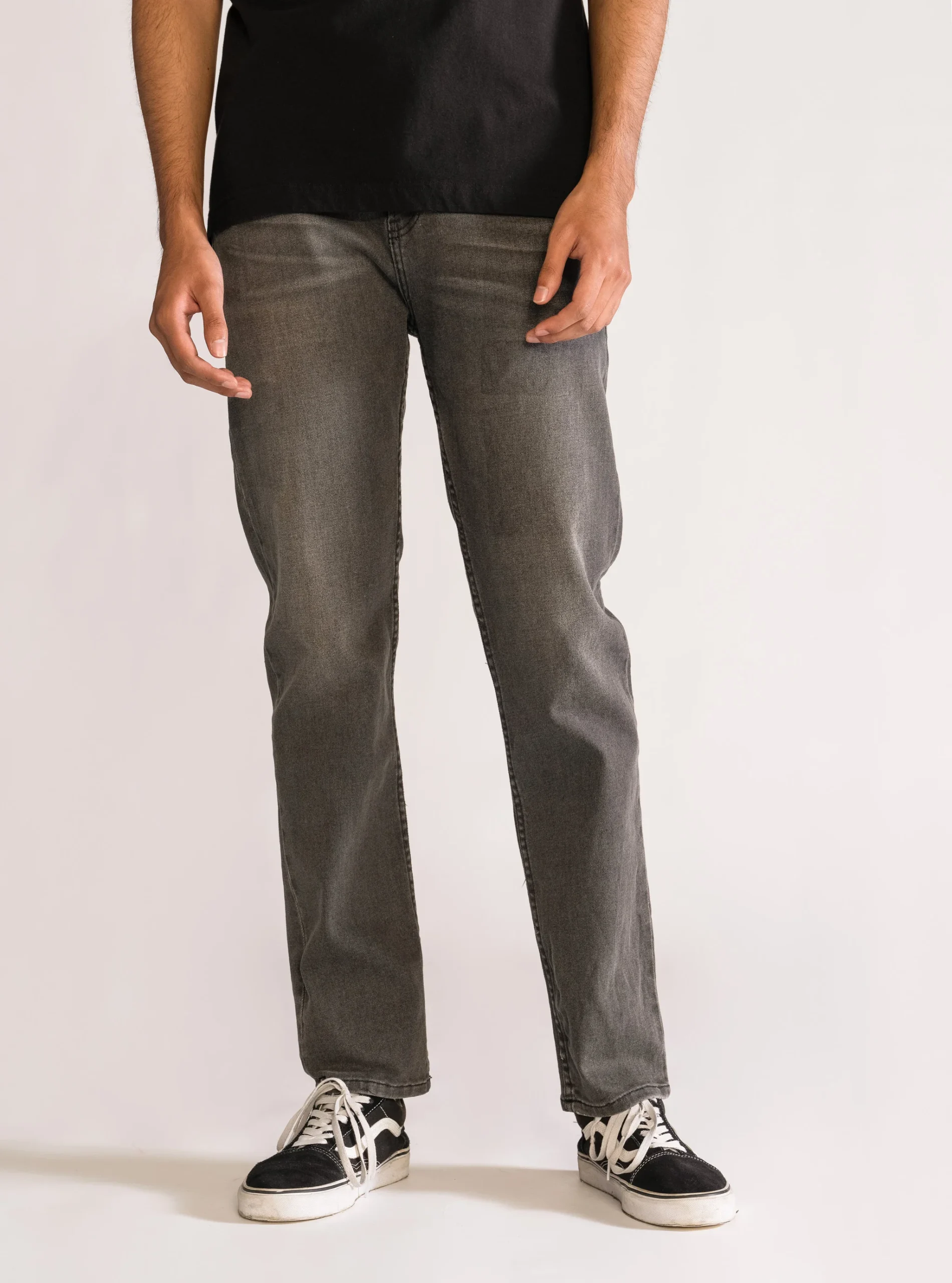 Showing Around Slim Jeans, Gris Obscuro