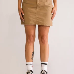 Gimme Danger Falda, Kaky