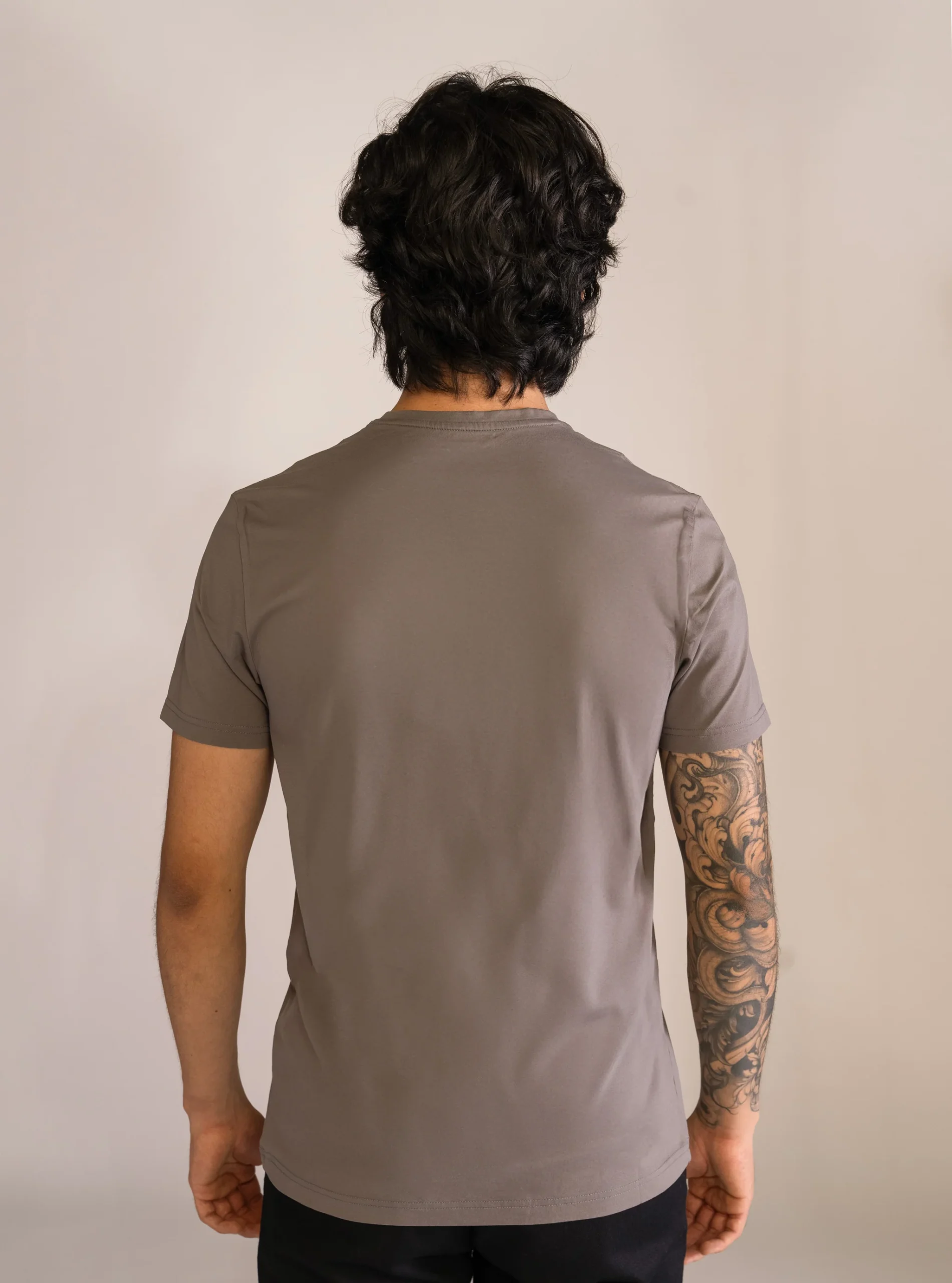 Basic T-Shirt Premium, Gris Obscuro - Imagen 3