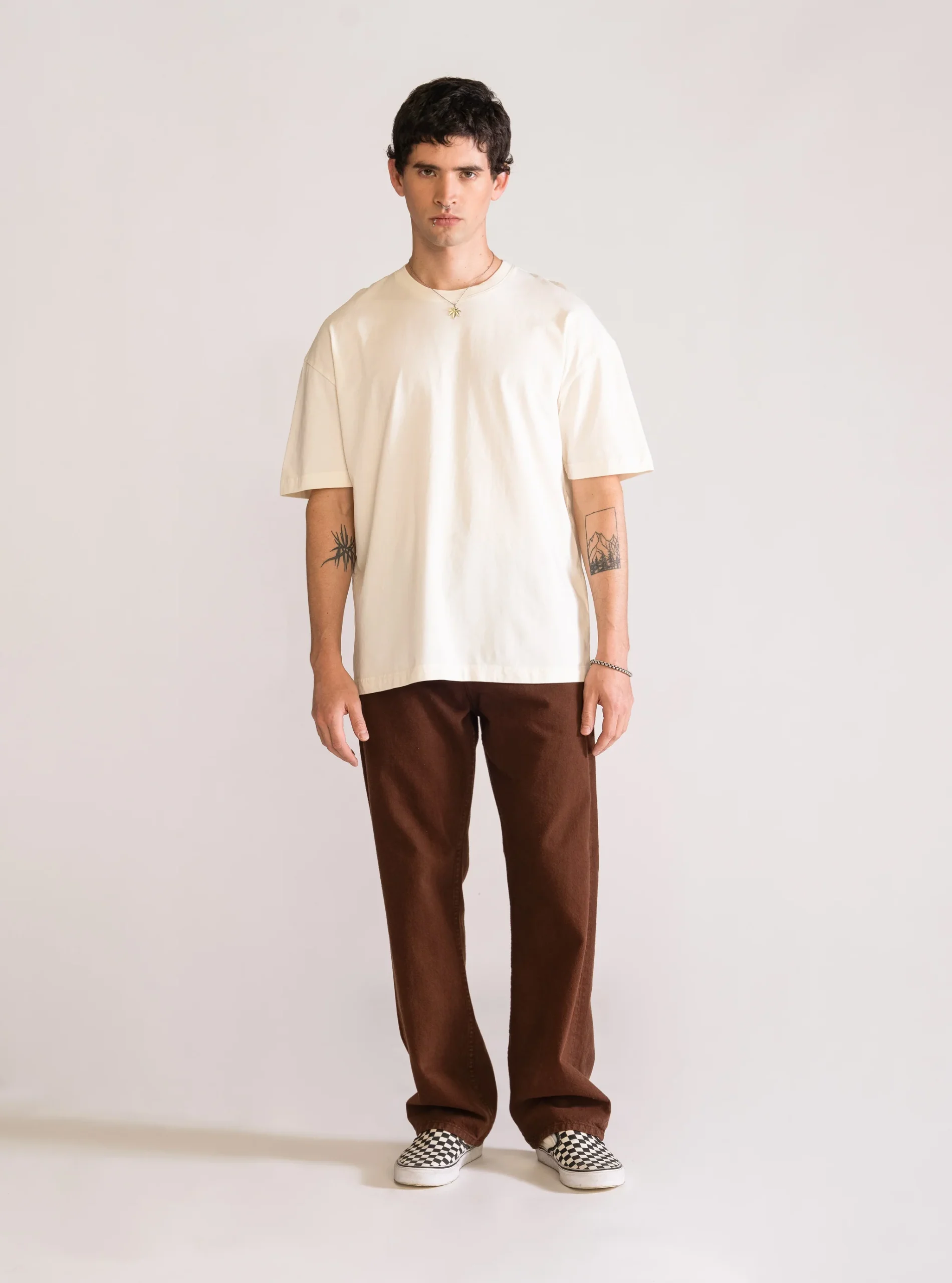 Dusty Depot Playera Drop, Crema - Imagen 4
