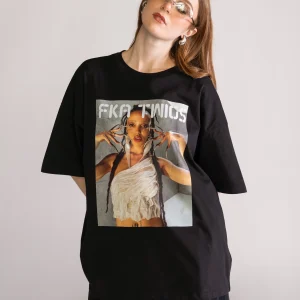 FKA Twigs Oversized Playera, Negro