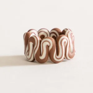 Overwhelmed Ring, Café Claro