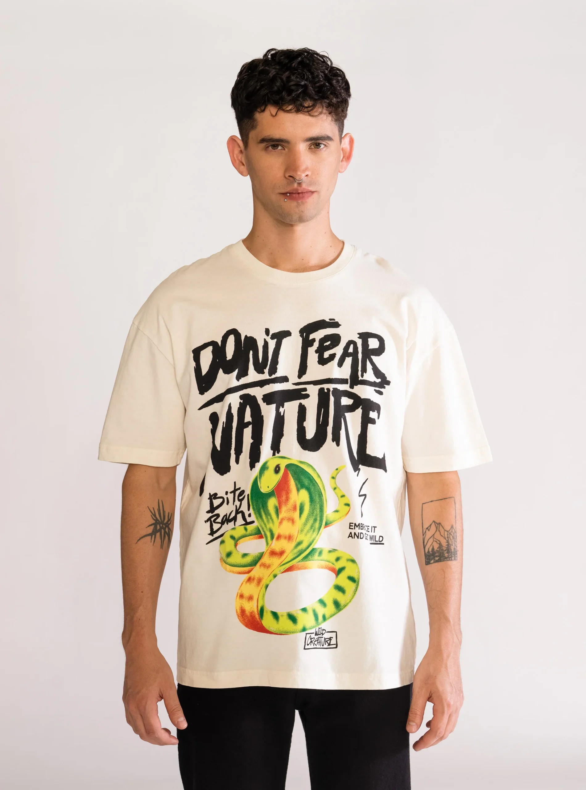 Don't Fear Nature Playera Drop, Crema