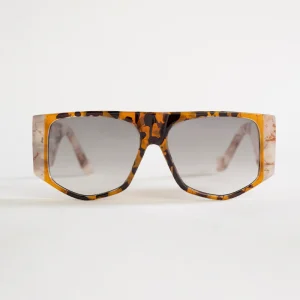 The Stronger One Lentes, Café Claro