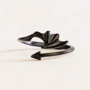 Angel Wing Resizable Ring, Negro