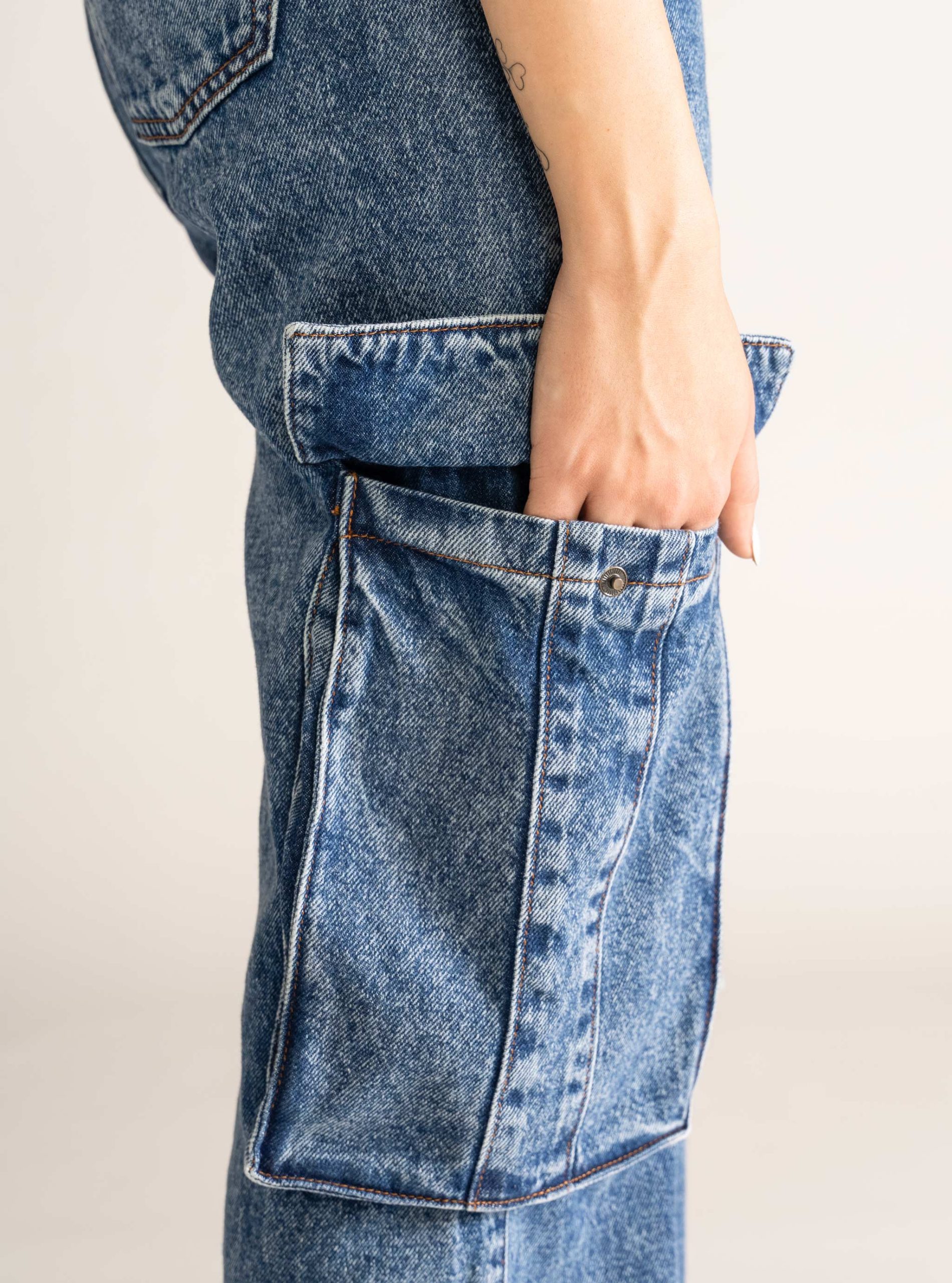 Don't Call Me Baby Cargo Jeans, Azul Claro - Imagen 4