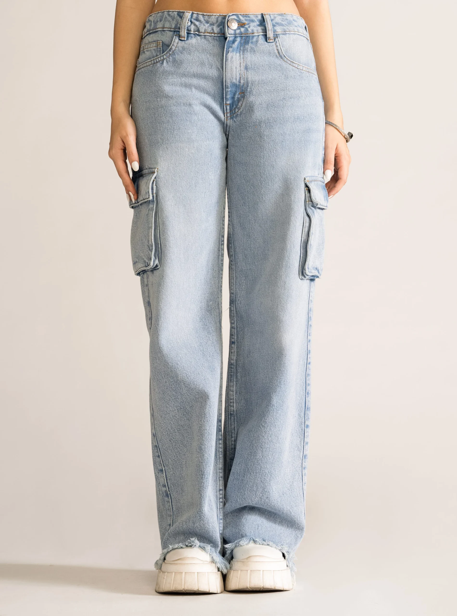 Hands On Me Cargo Jeans, Celeste