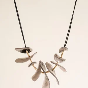 Irregular Resin Choker Necklace, Negro