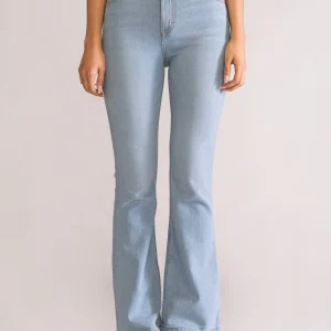 Describe This Feeling Acampanado Jeans, Azul Claro