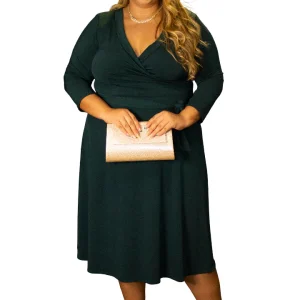 Vestido corto plus size elegante