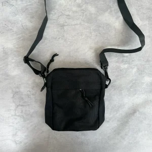 Basic Shoulder Bag Negro
