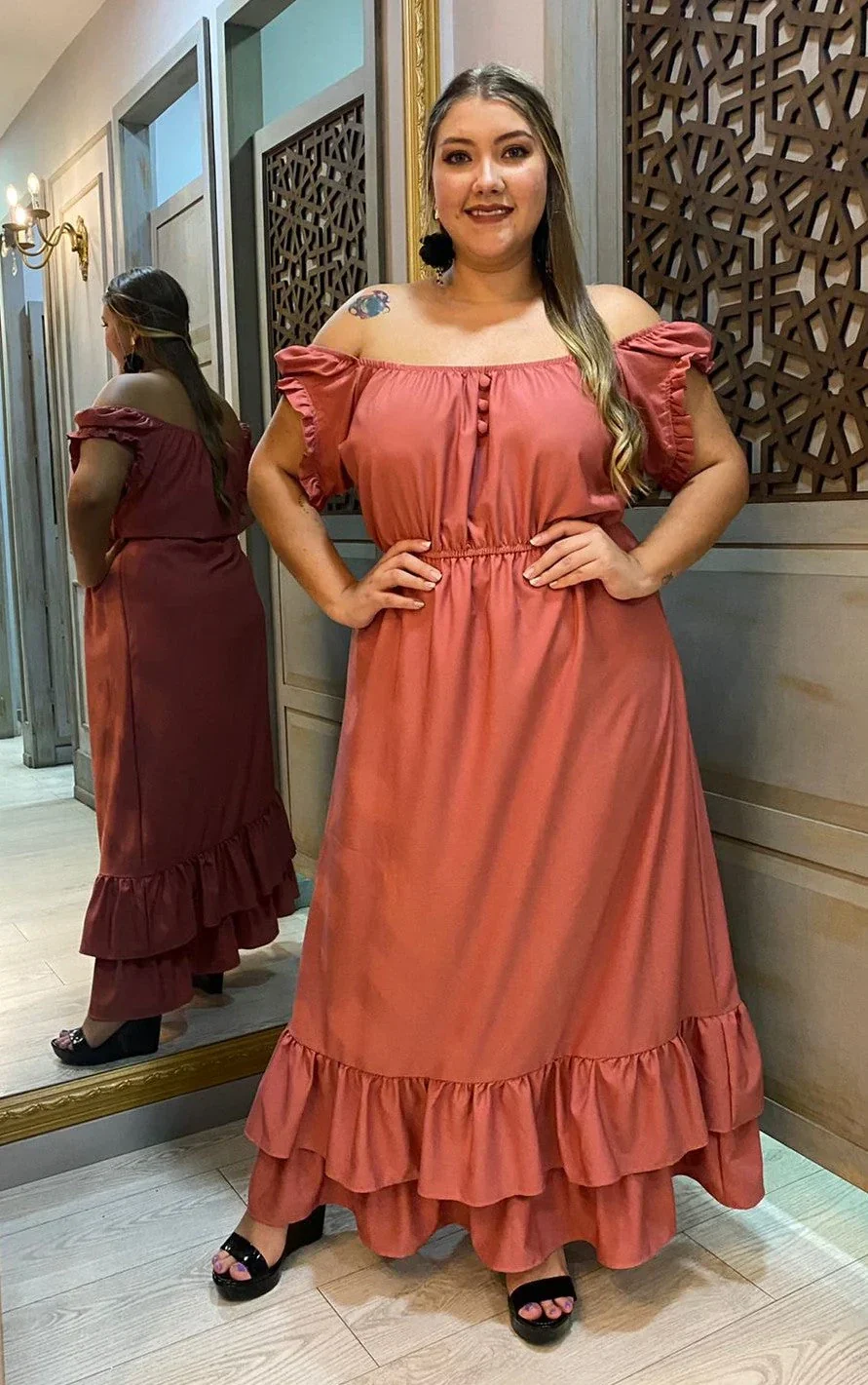 Vestido largo plus size evento formal - Imagen 4